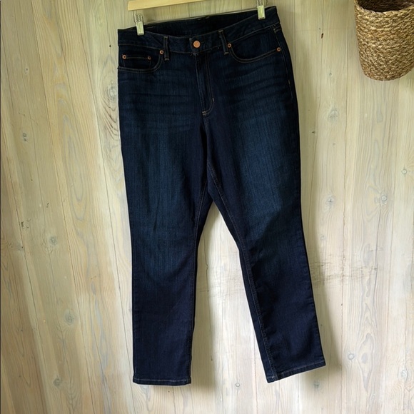 NWOT L.L Bean Straight Leg Favorite Fit Jeans Size 14 - Picture 1 of 9